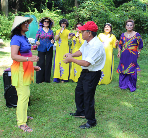 Dancing in Vietnamese Cultural Garden on One World Day in Cleveland